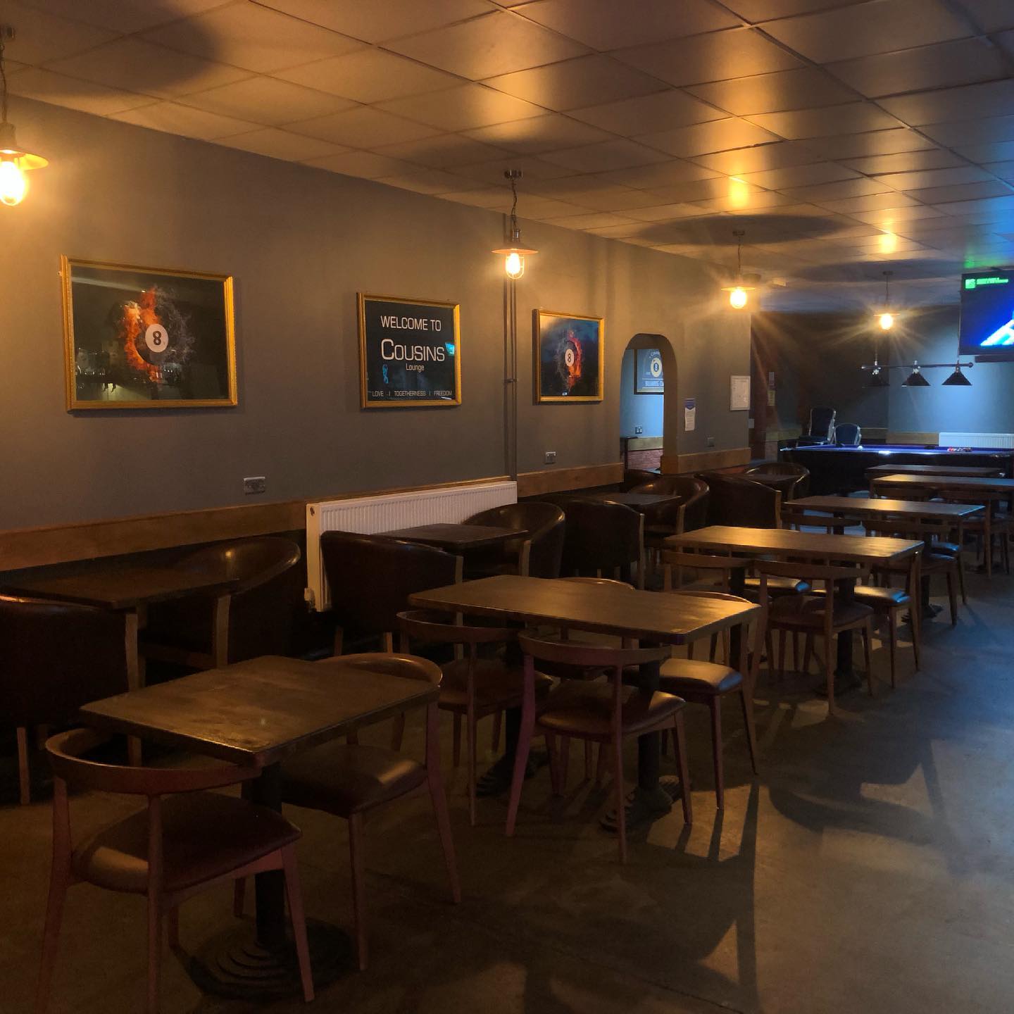 Cousins Lounge