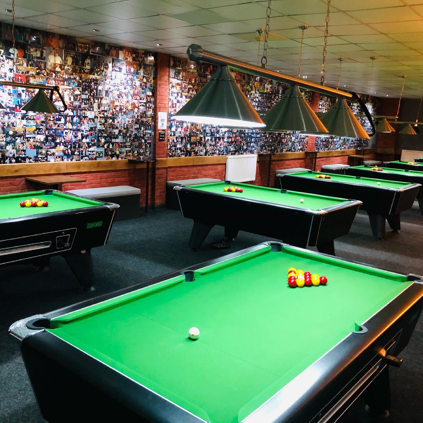 Cousins Lounge