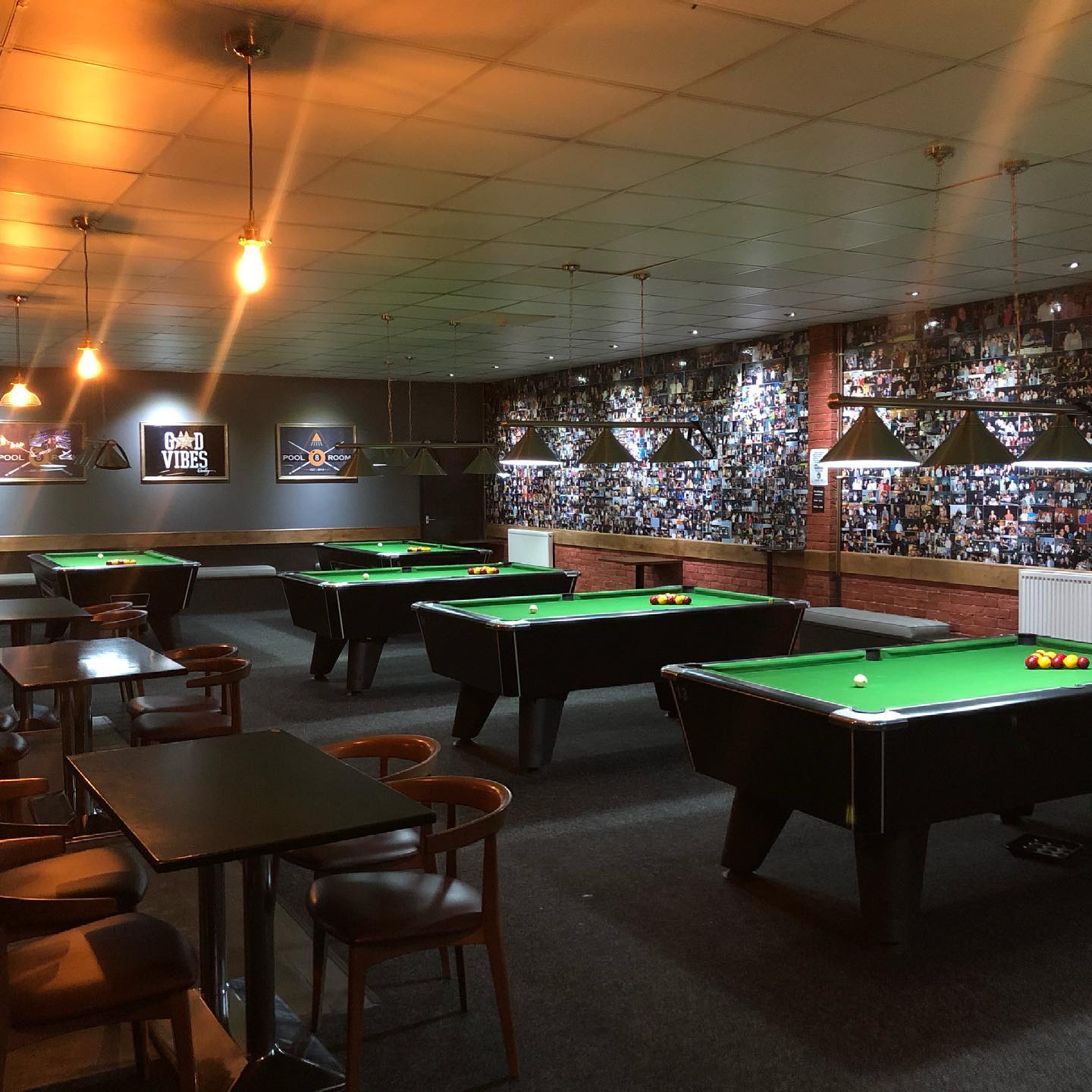 Cousins Lounge